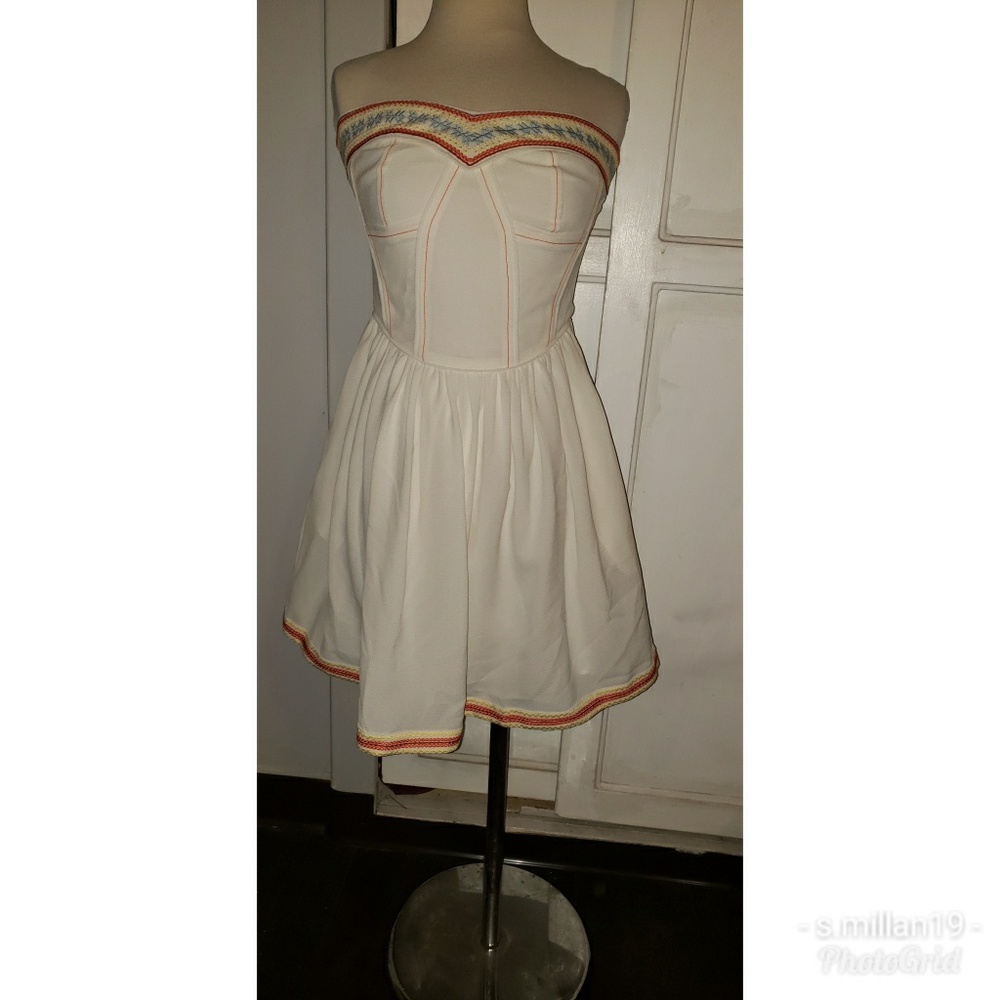 Strapless flowy dress